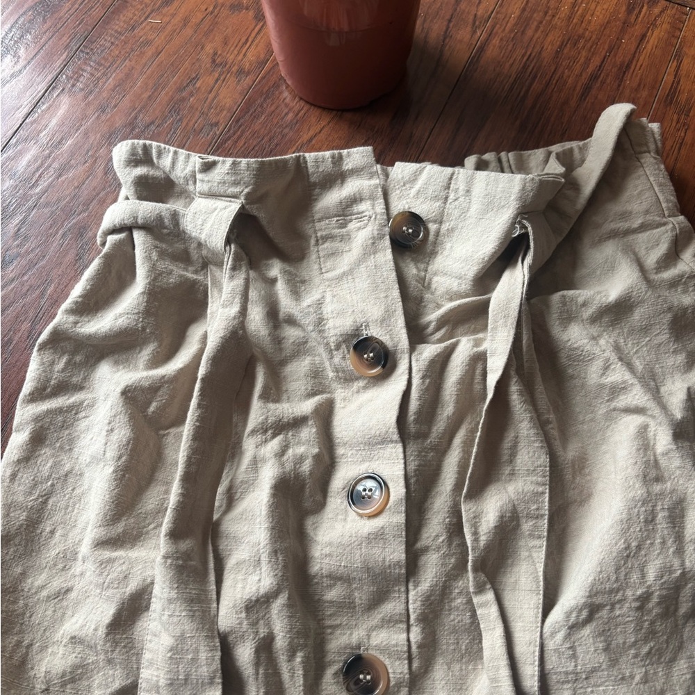 Planet Gold Ruffled Beige Skirt